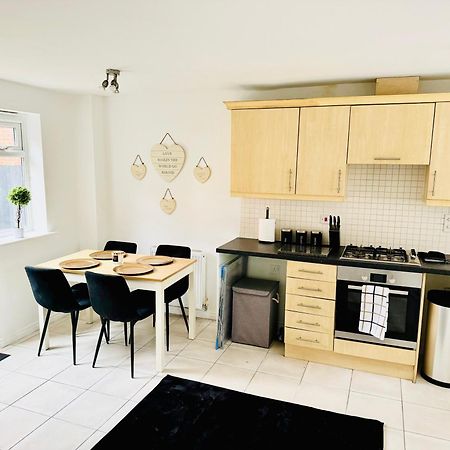 Harmony House 3 Bedroom New Build For Families, Contractors, Black Country Museum Sleeps 6 Tipton Eksteriør billede