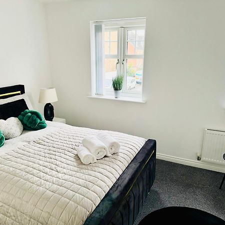 Harmony House 3 Bedroom New Build For Families, Contractors, Black Country Museum Sleeps 6 Tipton Eksteriør billede