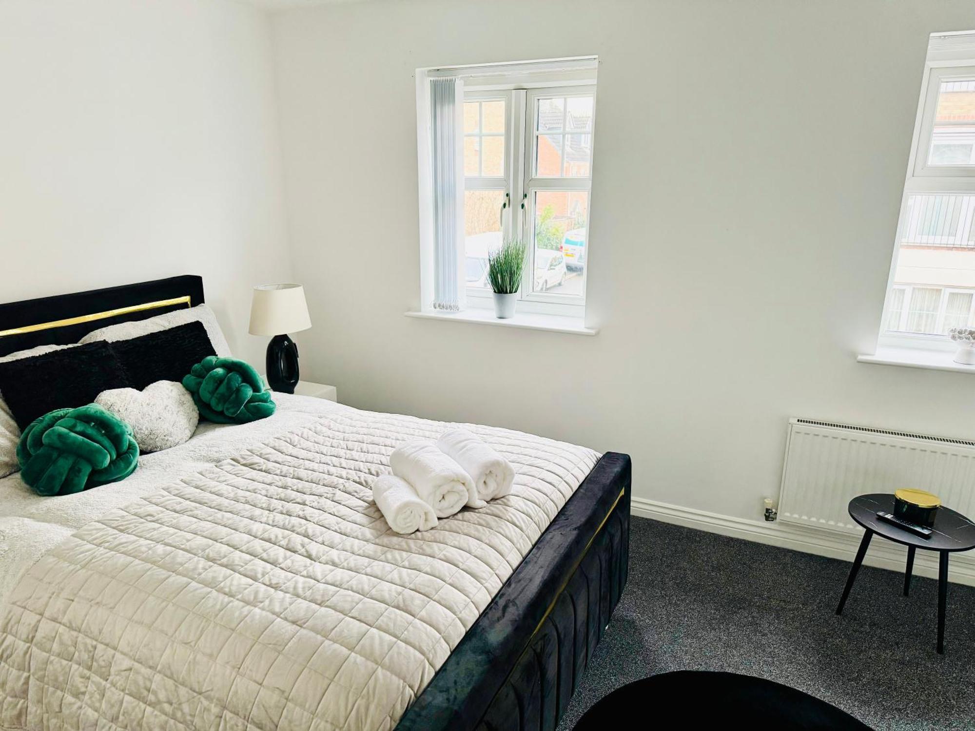 Harmony House 3 Bedroom New Build For Families, Contractors, Black Country Museum Sleeps 6 Tipton Eksteriør billede