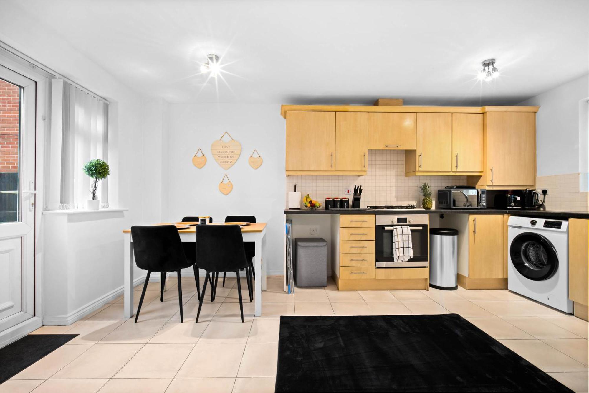 Harmony House 3 Bedroom New Build For Families, Contractors, Black Country Museum Sleeps 6 Tipton Eksteriør billede